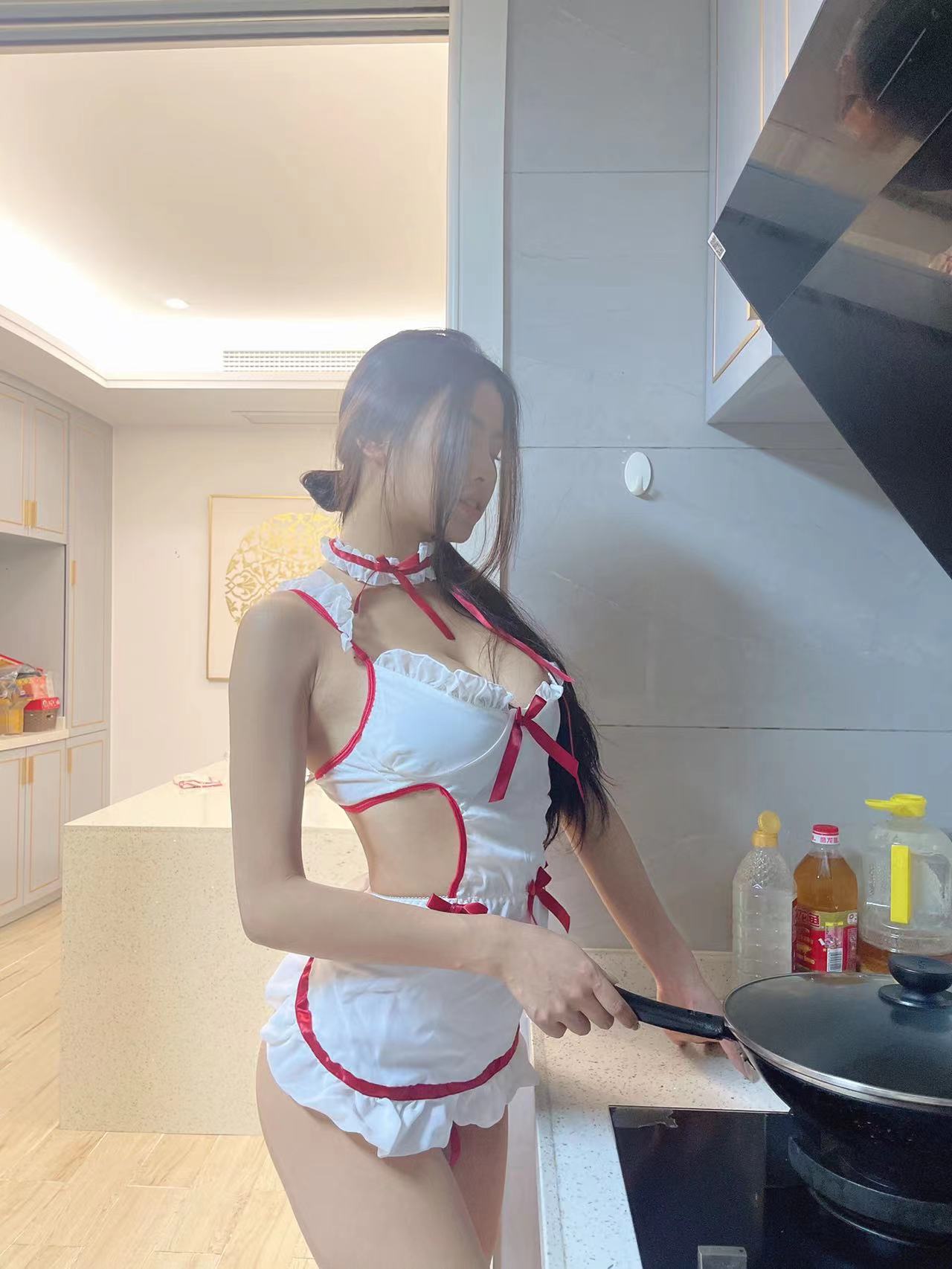 李嘉欣97 · 吃饭还是吃Emmm[10P]