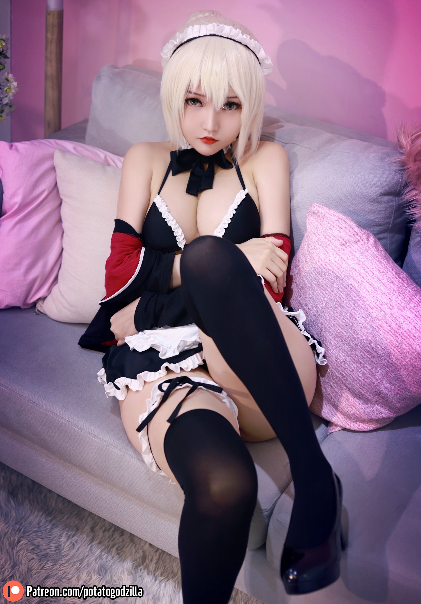 Saber Alter Maid [43P 287.54 MB]